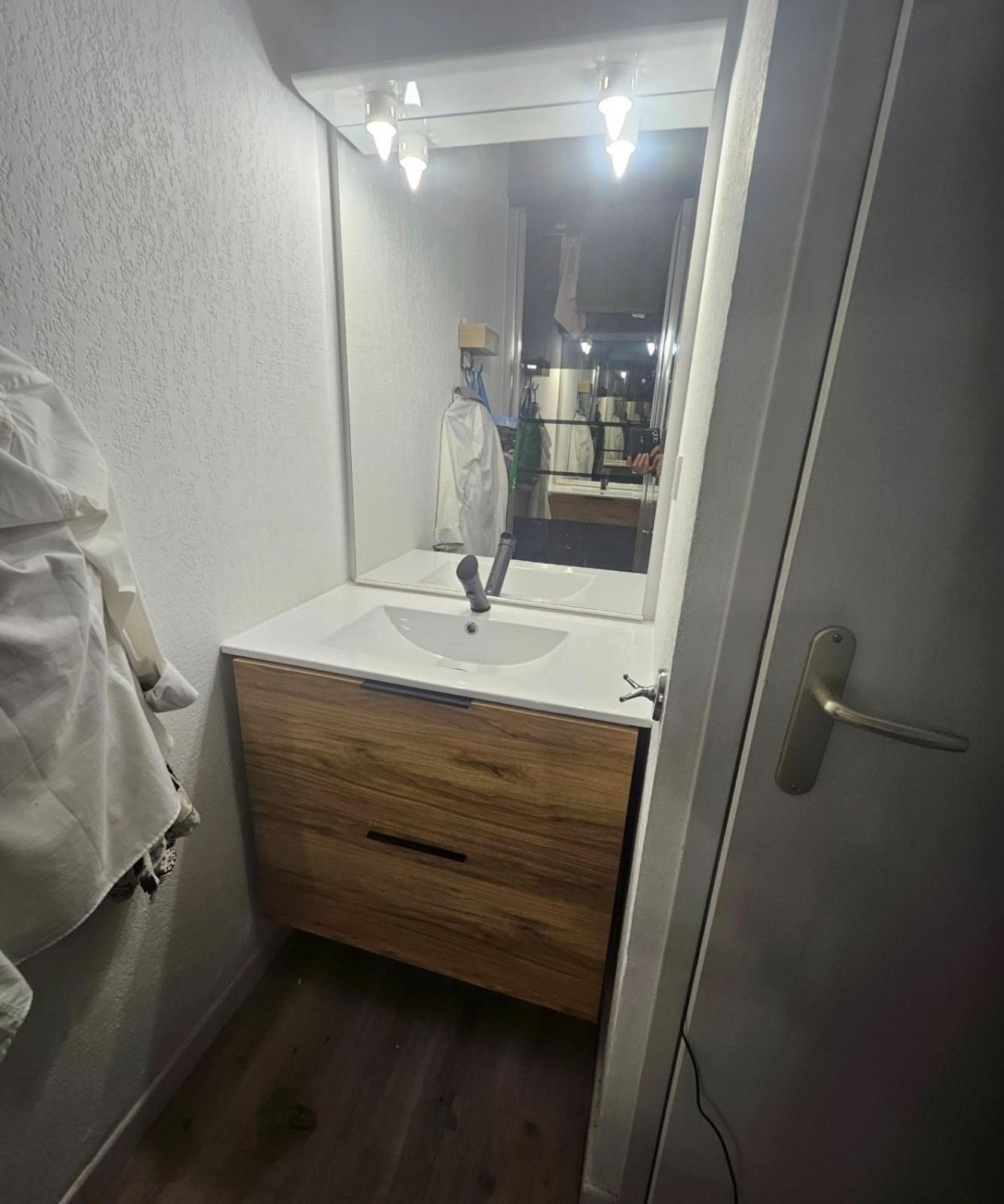 Maison Plain Pied Avec Climatisation Dans Une Residence Privee Avec Piscine Saint-Saturnin-les-Avignon Ngoại thất bức ảnh